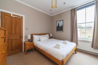 Charming One-Bed Oasis in Hammersmith - 6