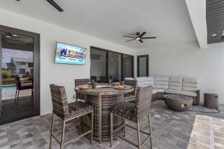 Heated Saltwater Pool & Spa with Outdoor Kitchen - Serenity Retreat - Roelens - 6
