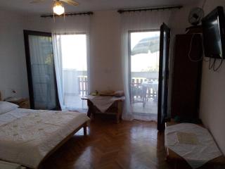 Villa Milas - Soba 02 - Tkon - 3