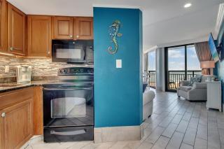 Serene Oceanfront Suite, Dogs Welcome! 310 - Myrtle Beach - 8