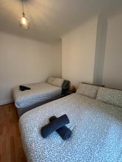 Spacious, Modern 3BR House, LFC, Free Parking - Liverpool - 4