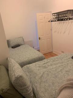 Spacious, Modern 3BR House, LFC, Free Parking - Liverpool - 3