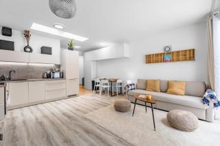 Modern and Cozy flat with Balcony - Bratislava - 9