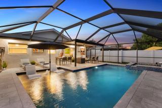 Sea-Renity - 1 Mile To The Beach! Salt Water Pool with Private Shower, Pet Friendly Getaway, - Naples - 1