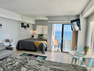 20th Floor Oceanfront Studio, King Bed P2003 - Myrtle Beach - 9