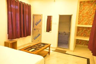 Bajrangbali guest house - Ayodhya - 9