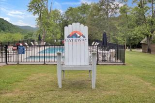 Charming Cabin with Parking - Pigeon Forge - 7