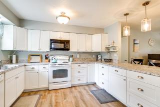 Home 7 Mi to Three Sisters and Hunter Springs - 1