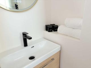 Golden Triangle AC by Melvane - París - 5