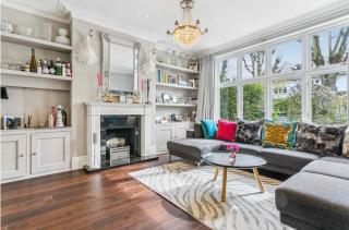 Beautiful 4 Bedroom Family Home in Barnes - Londra - 0