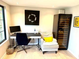 Beautiful 4 Bedroom Family Home in Barnes - Londra - 3