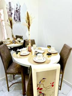 Apartment in Landmark - 2