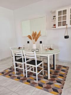 Heart of Pafos - 2 Bedroom Stay - Paphos - 8