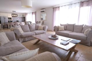 charming family house with private pool, near the center of arles, quiet, in the camargue natural park – 8 people - Arles - 8