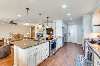 Waterfront Retreat with Dock on Cedar Creek Lake! - Kemp - 2