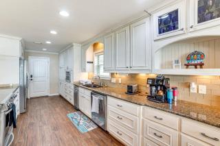 Waterfront Retreat with Dock on Cedar Creek Lake! - Kemp - 1
