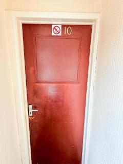 Near Hylands hotel single room with shared WC - 3