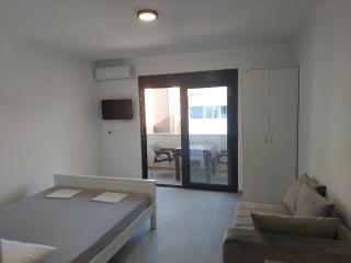 Top Apartments - Dobra Voda - 9