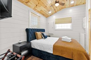 The Lodges at Eden Reserve - Pet Friendly Cabins Near Ark - Williamstown - 3