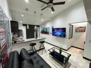 London suites, By Poblado Suites - Medellín - 0