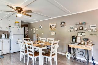 Cozy Vermont Escape - Patio, Lake and Mountain Views - Barton - 9