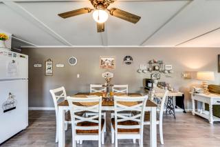 Steps to Crystal Lake Spacious Retreat with Views - Barton - 2