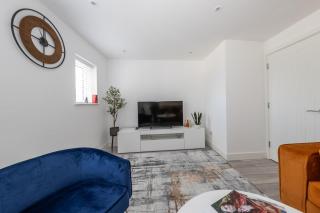Superb 3 Bed House with 6 Beds Sleeps 8 Free Parking Ideal for contractors - Luton - 7