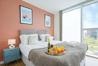 Central MK - Executive Hub Apartment - 2 Bedroom 2 Bathroom - Free Parking, Fast WIFI & Smart TV with Netflix by Yoko Property - Milton Keynes - 6