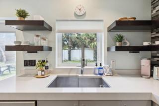Steps From The Beach & 3 Miles To Cruise Ports! - Cocoa Beach - 1