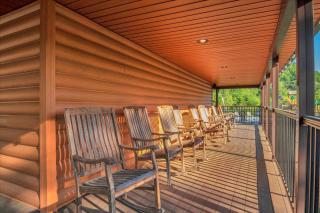 Cozy Cabin Near Dollywood with Parking - Pigeon Forge - 3
