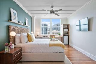 MVR Suite with Picture-Perfect Views of Miami - 4