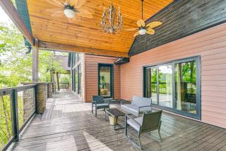 Upscale Getaway on Smith Lake with Boat Dock - Arley - 6
