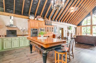 Upscale Getaway on Smith Lake with Boat Dock - Arley - 2