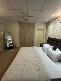 Penthouse in F-10 Islamabad - 9