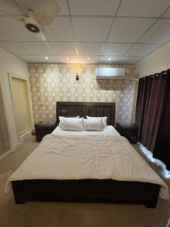 Penthouse in F-10 Islamabad - 6