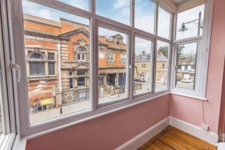 Stylish 2BR Steps from Windsor Castle and High St - Windsor - 6