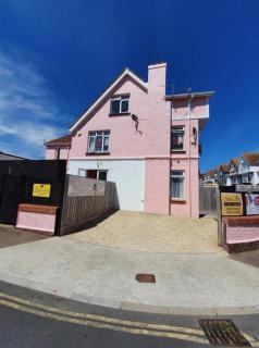 Paignton Seafront 1 Bedroom Garden Apartment with Double bed & Single Bed , Private Car Space , Hotel Reception to Greet & Help you - Paignton - 6