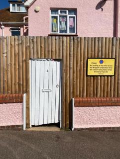 Paignton seafront Apartment with Private Garden ,FREE Private Car Space FREE WIFI ,No kitchen but Fridge Tea coffee Towels YES Double & Single bed YES Reception to help you YES Opposite the Beach Yes - 2