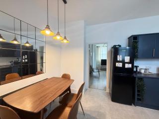 Bee Stays - Pickmere House - Warrington - 9