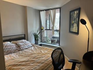 Cozy Home in Downtown Minutes from Seawall - 5