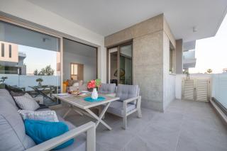 Mulberry Court Premium Apartments - Limassol - 8