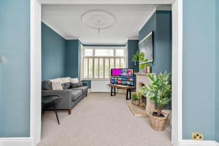 Breezy Richmond Home - Isleworth - 9