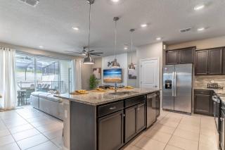 886 Windsor Island - 3