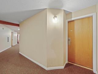 116 Edgewater Inn - 2