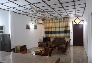 Serene Beachside Stay Stylish 1st Floor Home Full Amenities - Negombo - 4