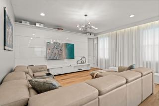 8 Bedroom 6.5 Bathroom Encore at Reunion 7644 - 1