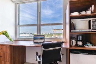 MVR A 5-Star Suite Feel Without Leaving the Grove - Miami - 7