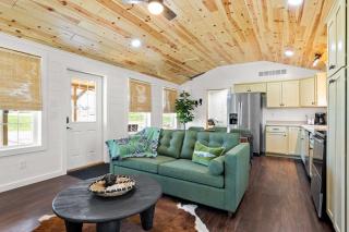 The Lodges at Eden Reserve - Cabin Loop - Near Ark - Williamstown - 1
