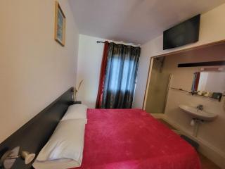 Hotel Les Rosiers - 1