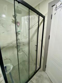 Stylish 1BR Flat Pool View & 10 min Walk to Beach - Alanya - 4